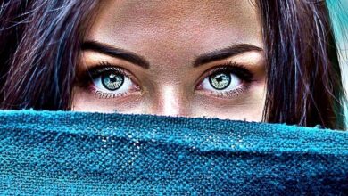 6 Reasons Empaths Freeze Around Inauthentic People