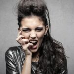 8 Signs of an Abrasive Personality No One Likes to Be Around