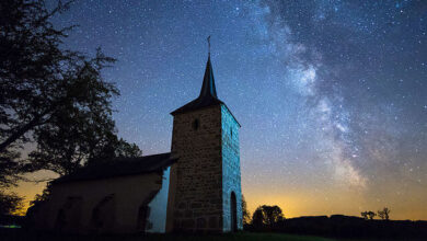 Benh Lieu Song, Savault Chapel under the Milky Way, 2015