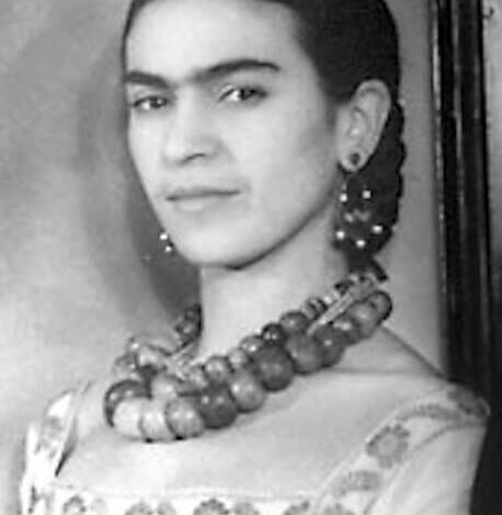 Frida Kahlo portrait, 1932